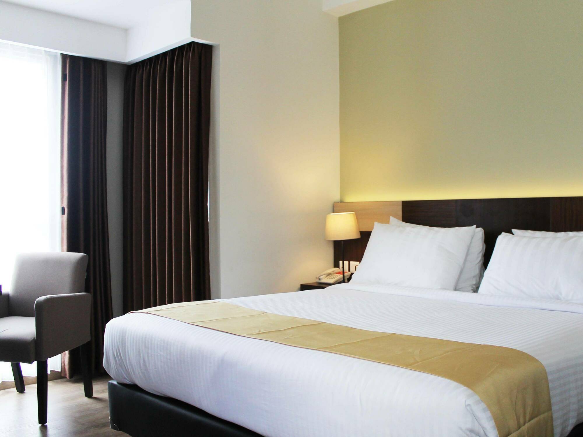 Hotel Gunawangsa Merr Surabaja Zewnętrze zdjęcie
