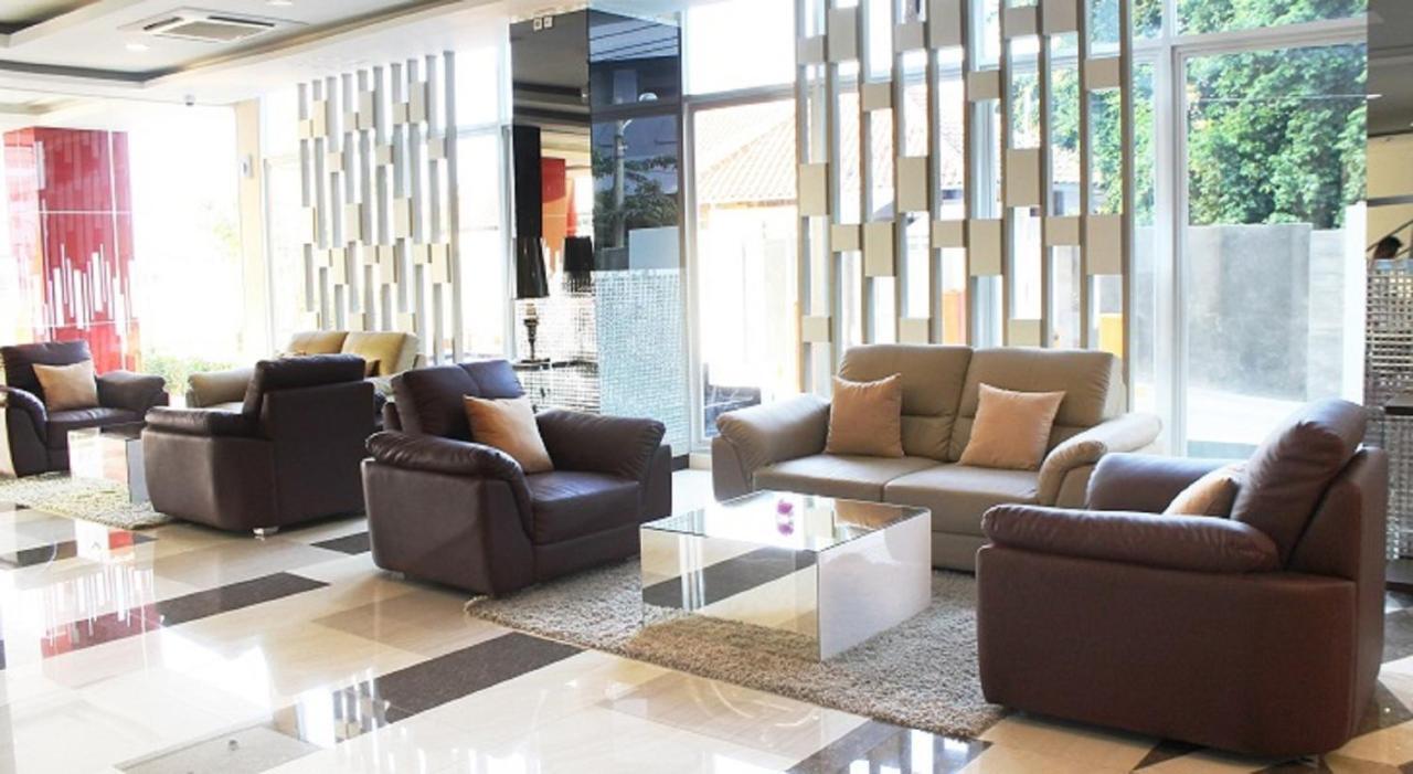 Hotel Gunawangsa Merr Surabaja Zewnętrze zdjęcie